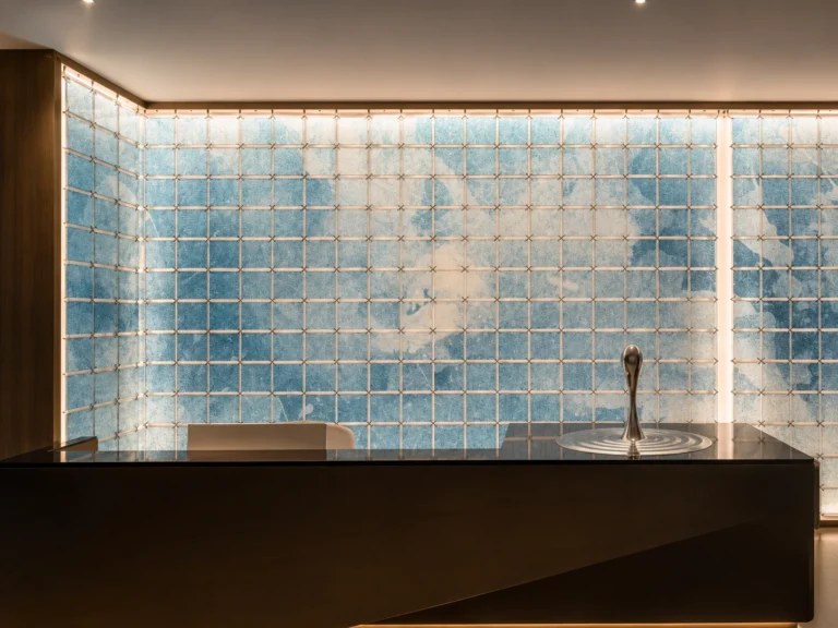 Square Crystal Panels & Modules — Application reference 018